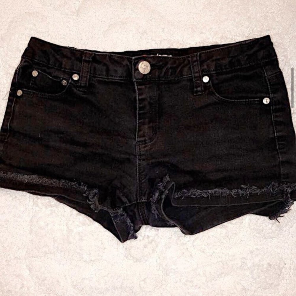 cute black shorts!